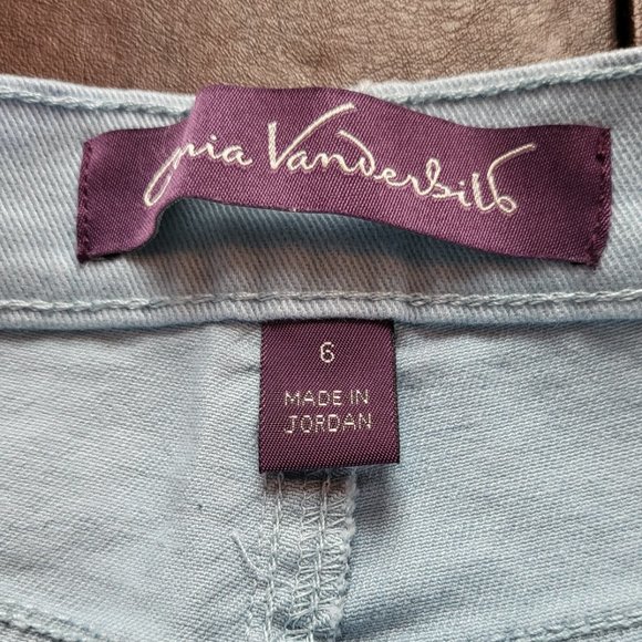 NWT Gloria Vanderbilt Amanda light blue denim jeans baby blue color size 6 Short - Picture 9 of 16